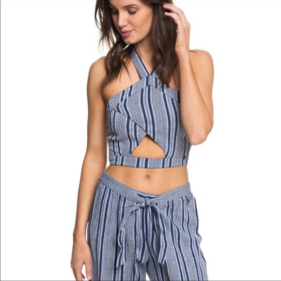 Roxy striped halter crop top with front cutout smocked back blue stripes sz Med - Picture 6 of 9